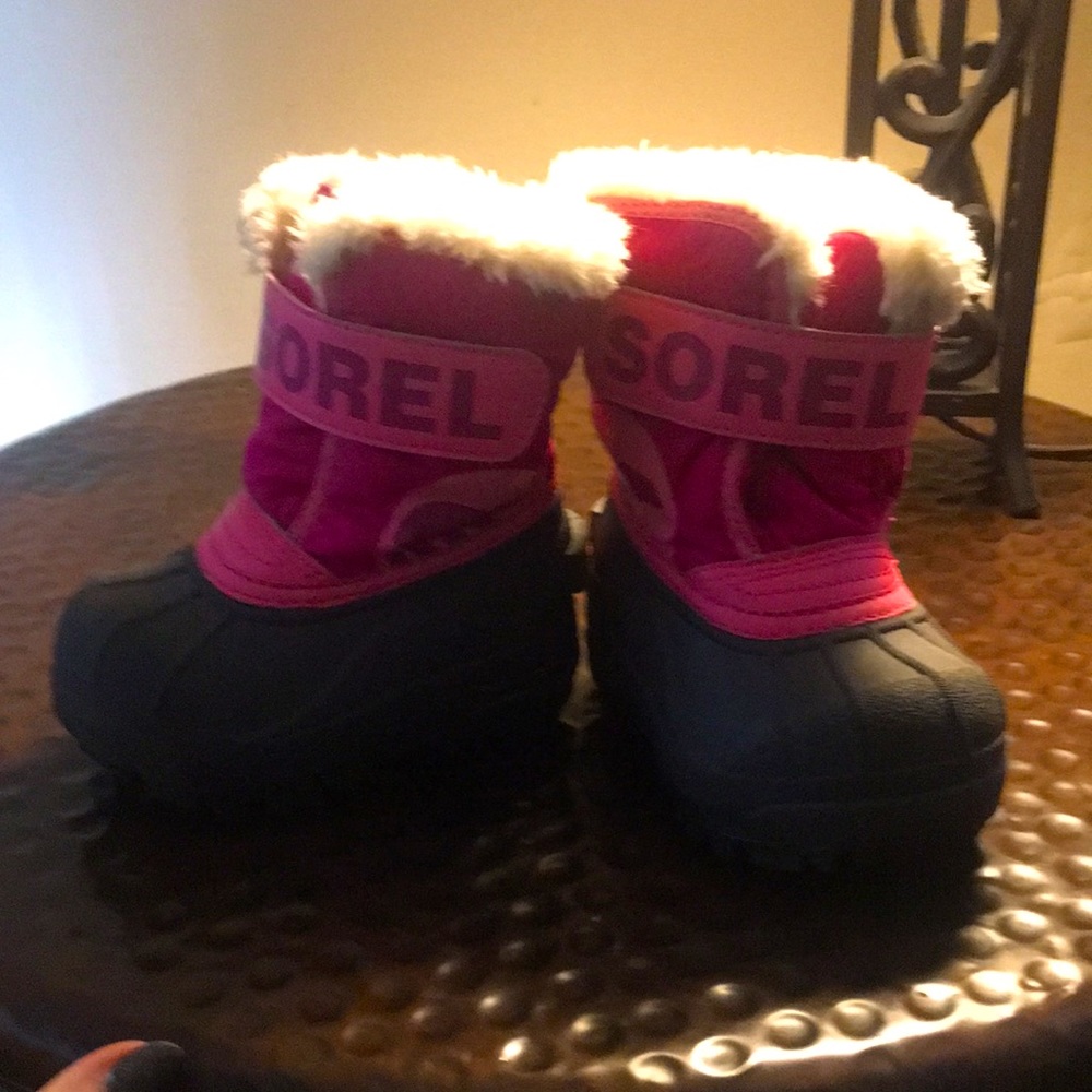 Toddler girl size 5 sorel boots. Gentle worn
